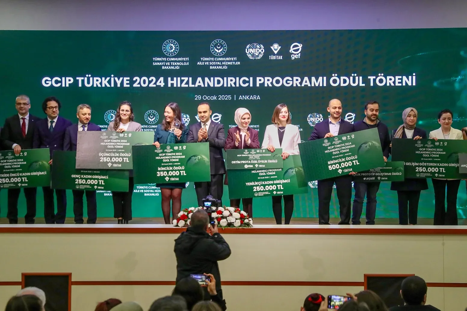 2024 temiz teknoloji hızlandırıcısının ödülleri verildi