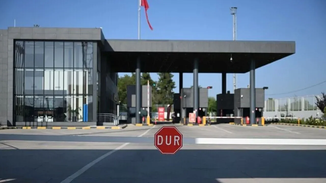 Temsili: Yunanistan sınırındaki iş bırakma sonrasında geçişler normale döndü
