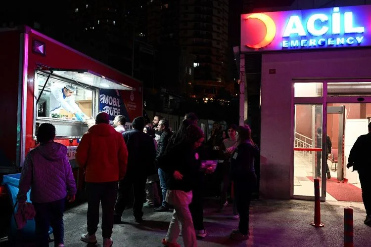 Hastanelerde günde dört bin kişilik sahur dağıtımı