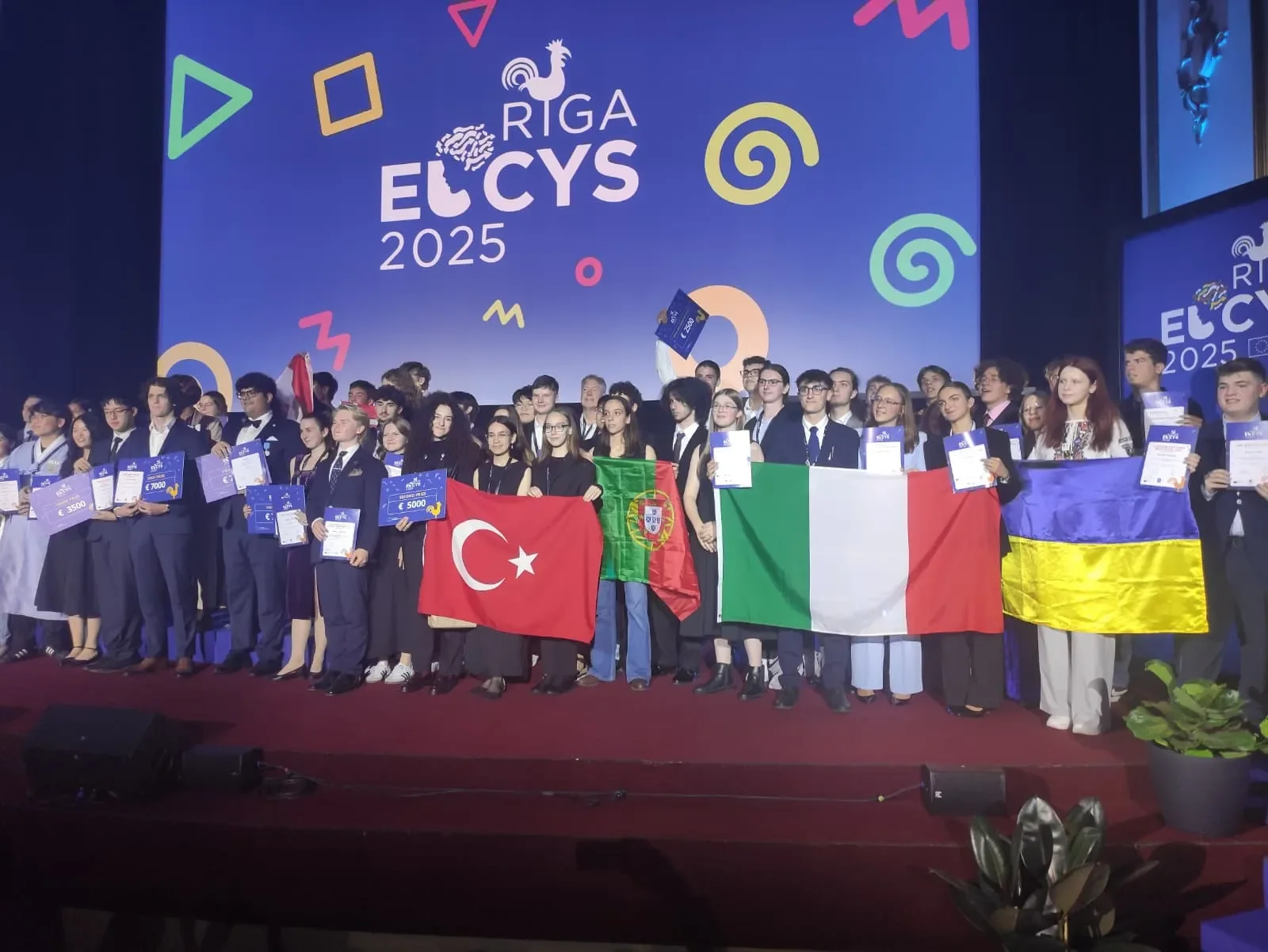 Riga’daki genç bilim insanları yarışmasından iki ödül
