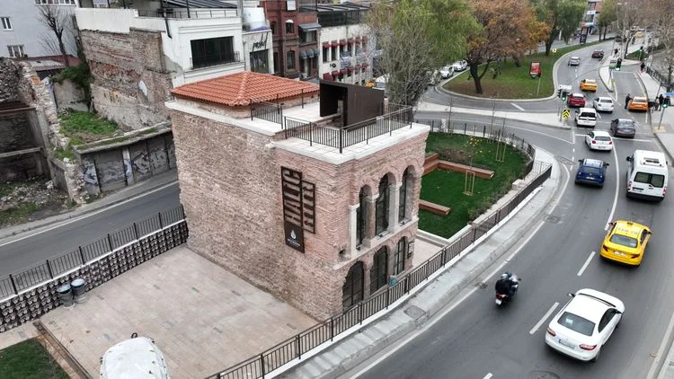 Balat’taki Haliç Sanat galerilerinde üç yeni sergi