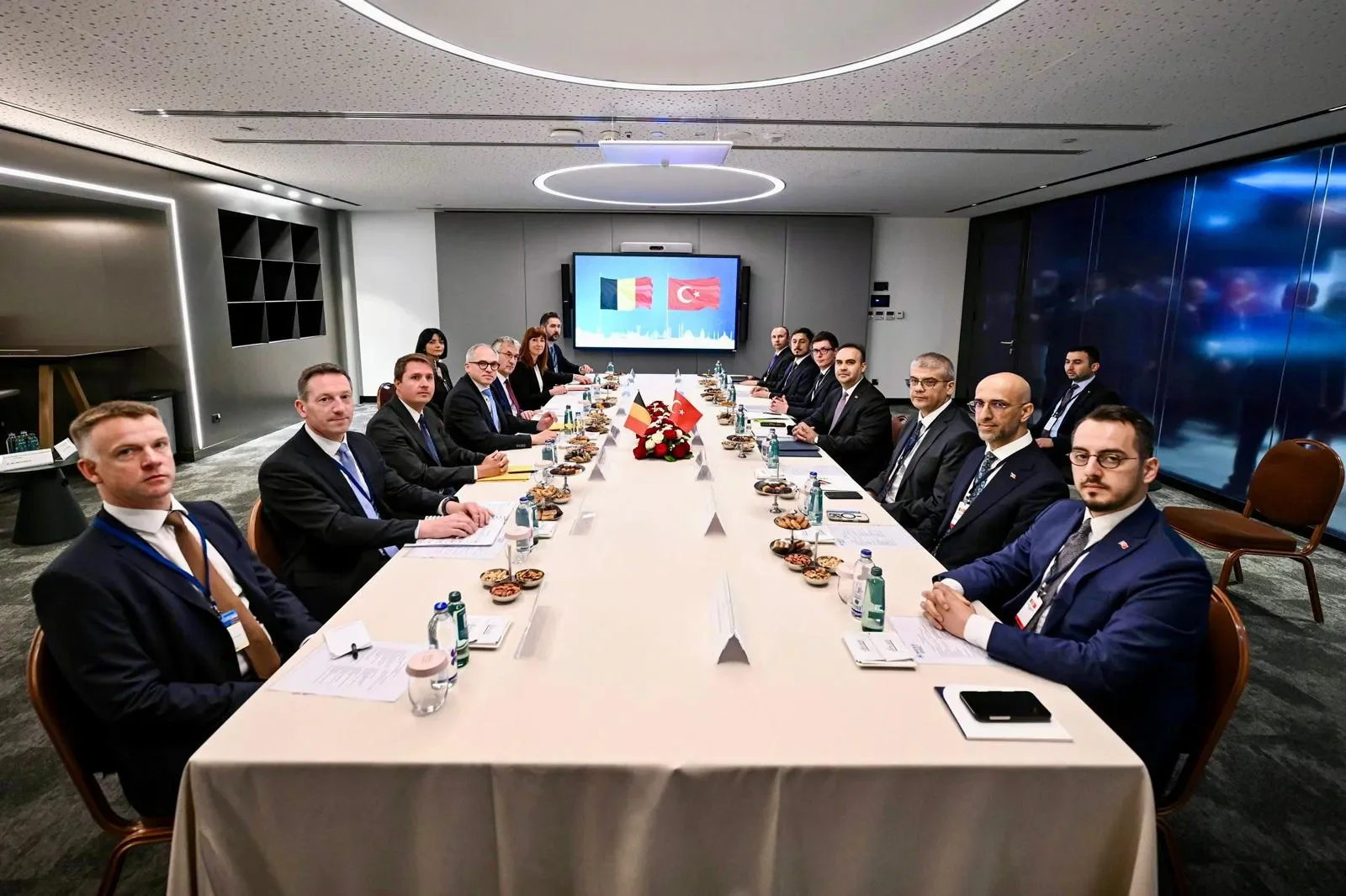Belçika heyeti TÜBİTAK UZAY’ın çalışmalarını inceledi
