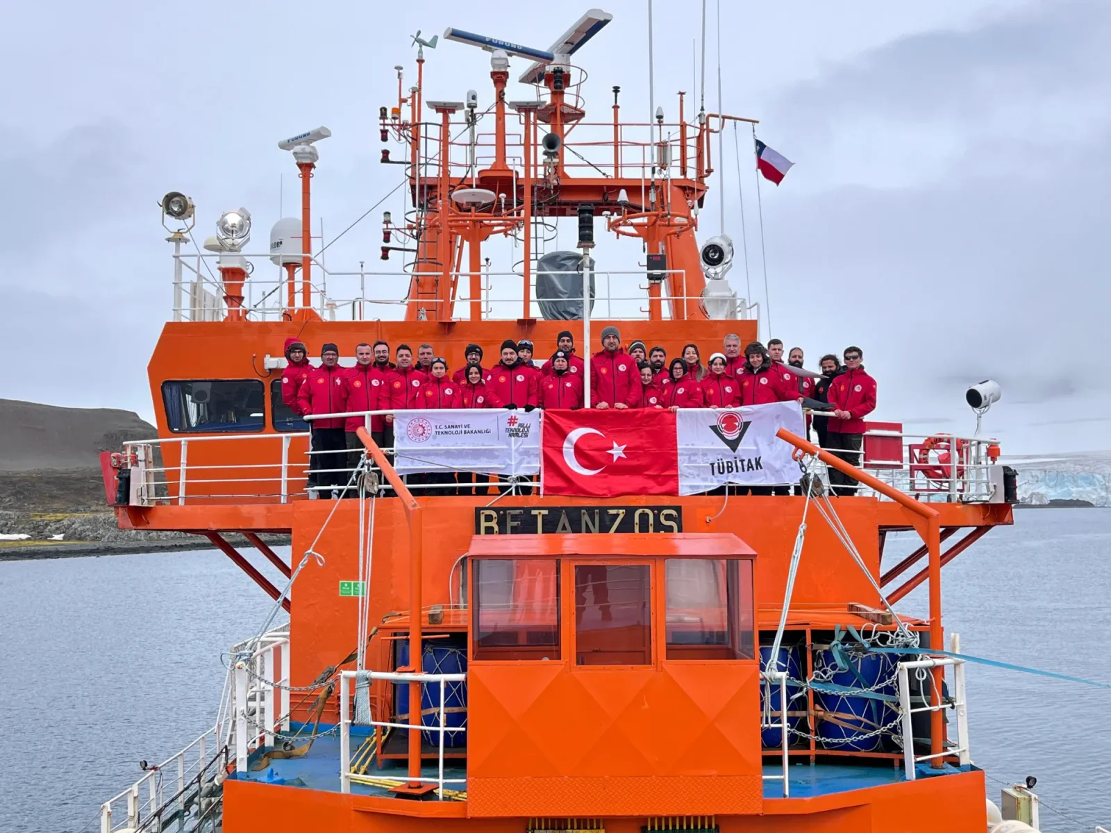 Türkiye’nin Antarktika ekibi King George Adası’na ulaştı