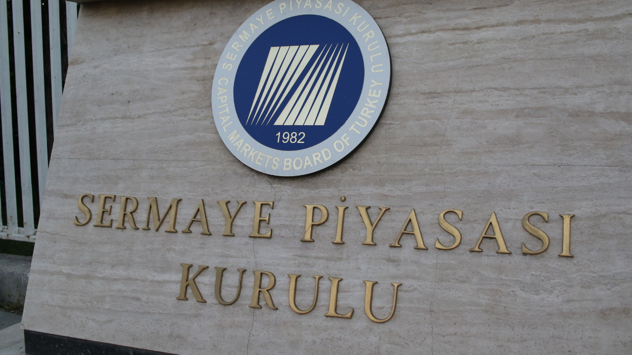 SPK, Altınkılıç Gıda ve Anel Elektrik pay piyasalarındaki işlemlerle ilgili 48 kişi hakkında suç duyurusu kararı aldı