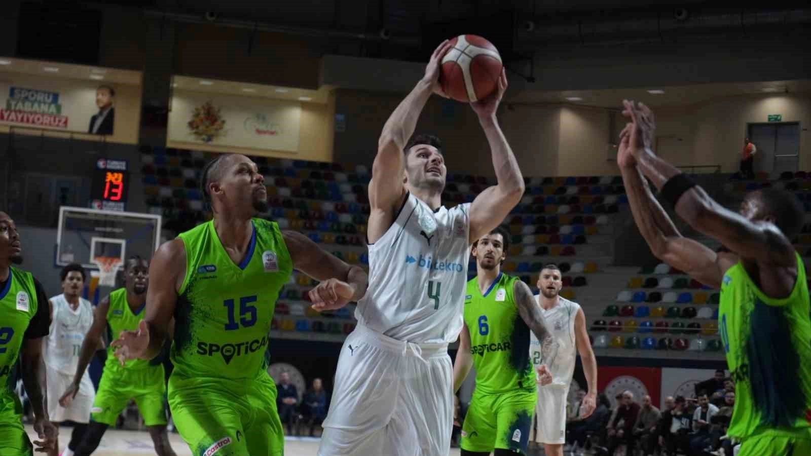TOFAŞ, deplasmanda Körfez Basket’i 71-69 mağlup etti