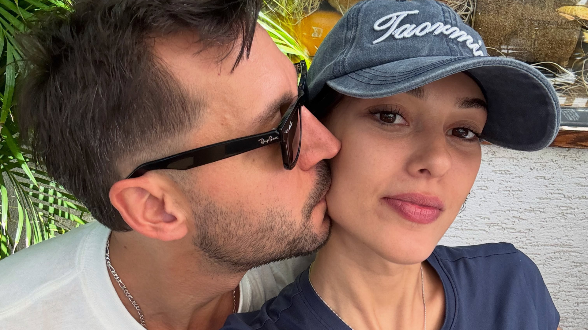 Dilan Çiçek Deniz ve Birkan Nasuhoğlu Bir Yılını Kutladı
