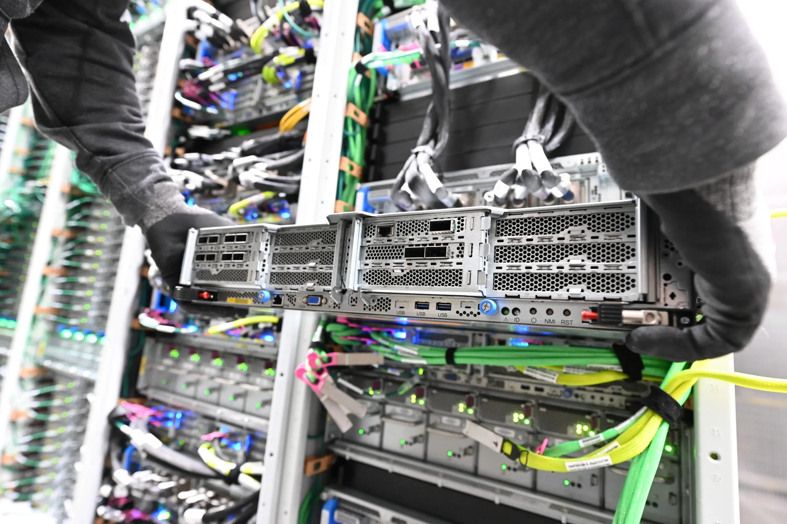 AWS, Avrupa Egemen Bulutunu 24 Ekim’de Küresel Ağından Ayırarak Test Edecek