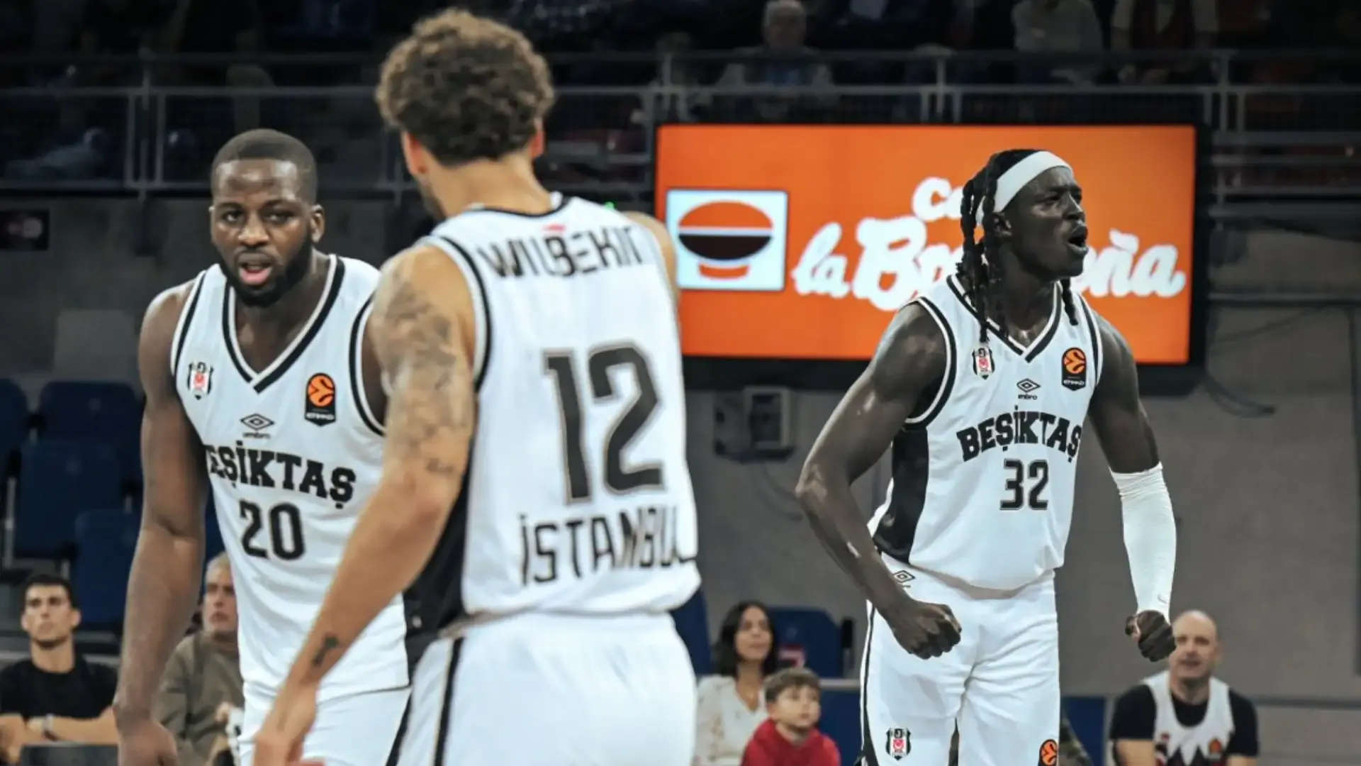 Beşiktaş, Hapoel Tel Aviv'a 100-82 Yenildi