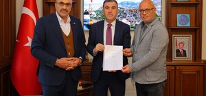 Bayburt'ta petrol potansiyeli raporu Vali Eldivan’a sunuldu