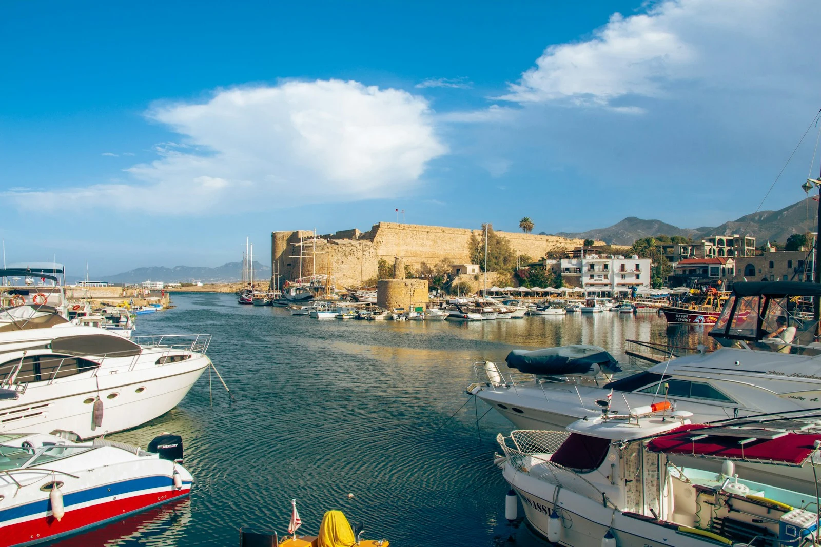 Temsili: Girne açıklarında batan yolcu gemisi için kurtarma açıklaması