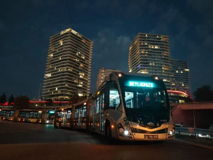 Temsili: İstanbul’da yılbaşı için 680 ek otobüs ve metrobüs seferi planlandı