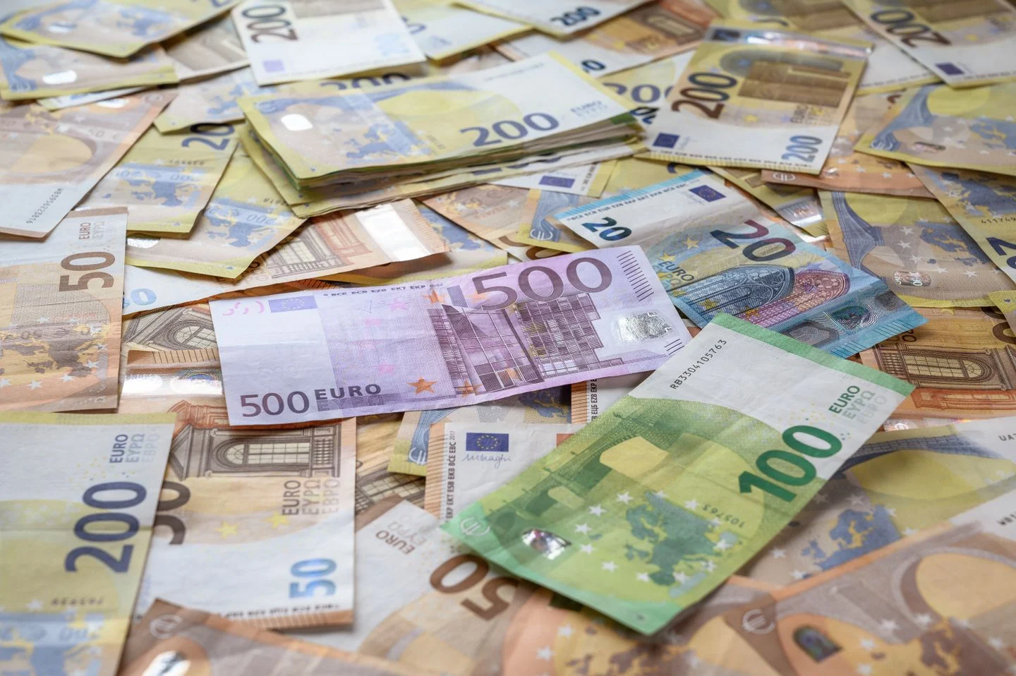 Temsili: 19 Ocak 2026 döviz bülteni: dolar 43,2721, euro 50,3078 TL