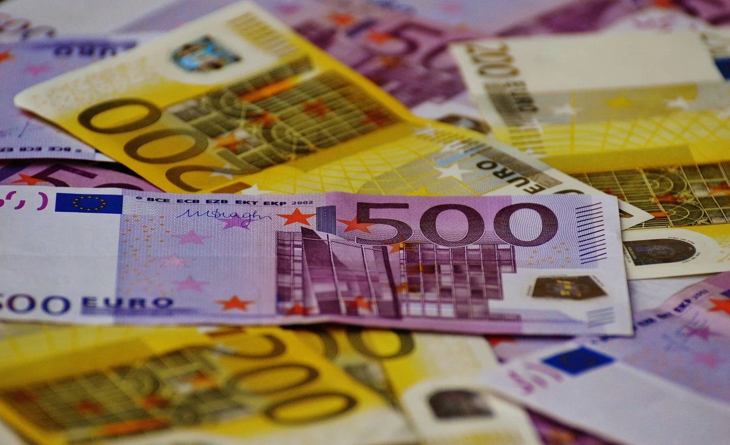 Temsili: 30 Aralık 2025 döviz bülteni: dolar 42,9395, euro 50,5441 TL