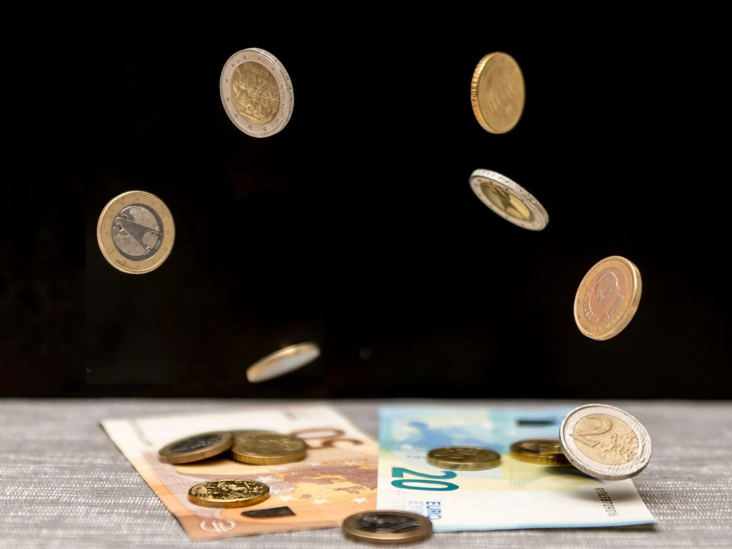 Temsili: 18 Mayıs 2026 döviz bülteni: dolar 45,5296, euro 52,9771 TL