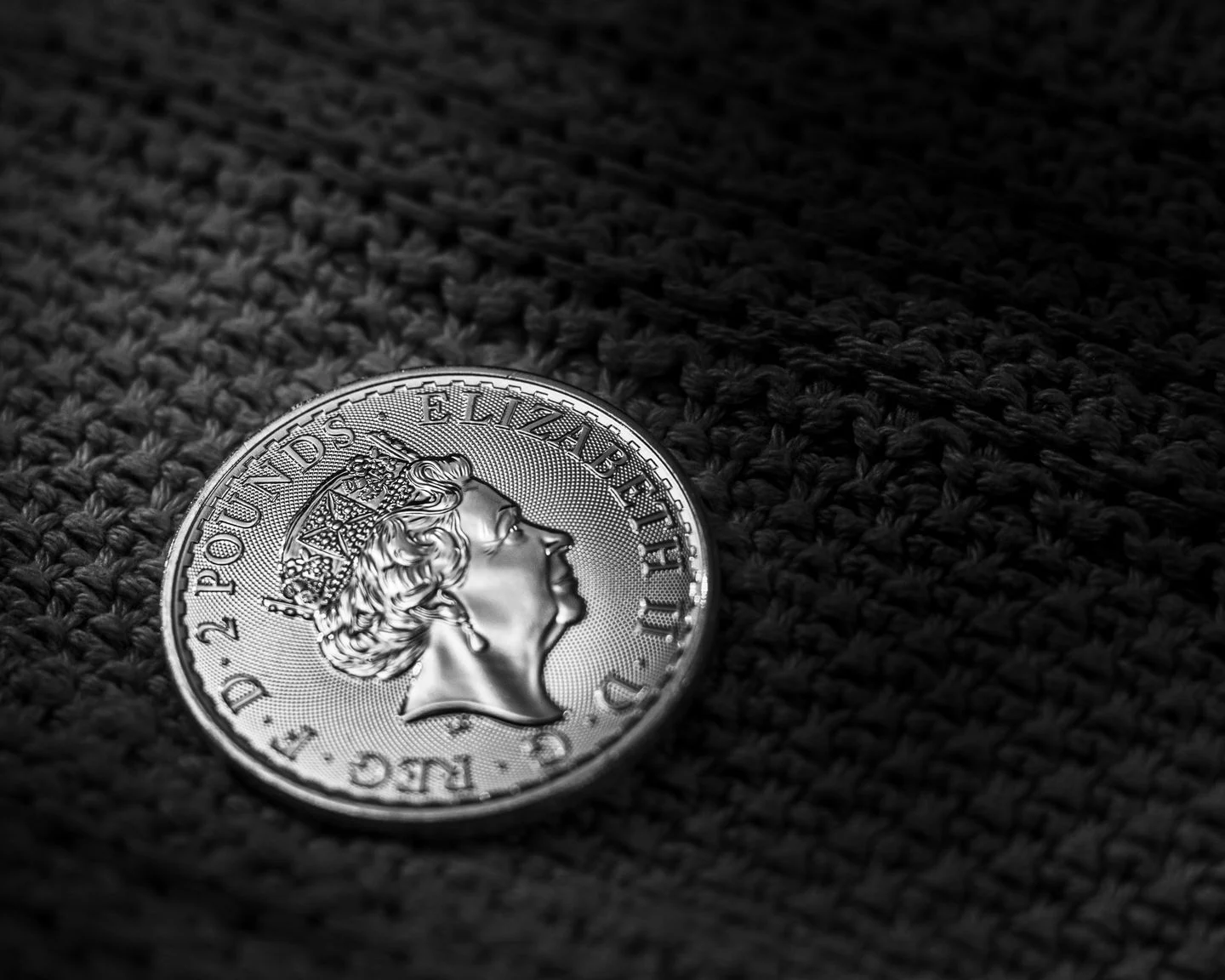 Temsili: 4 Aralık 2025 döviz bülteni: dolar 42,4534, euro 49,5474 TL