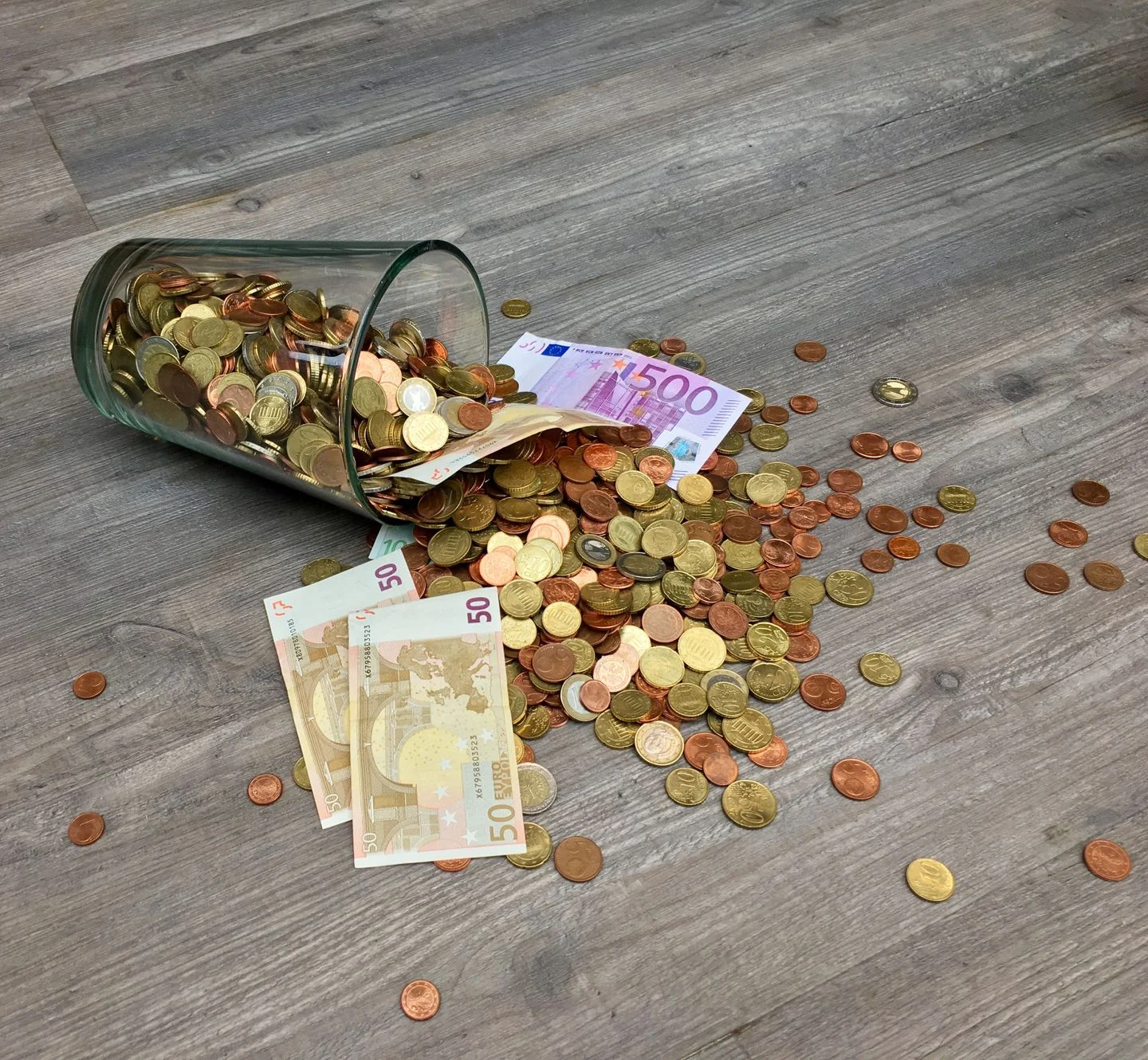 Temsili: 21 Ocak 2026 döviz bülteni: dolar 43,2944, euro 50,7096 TL