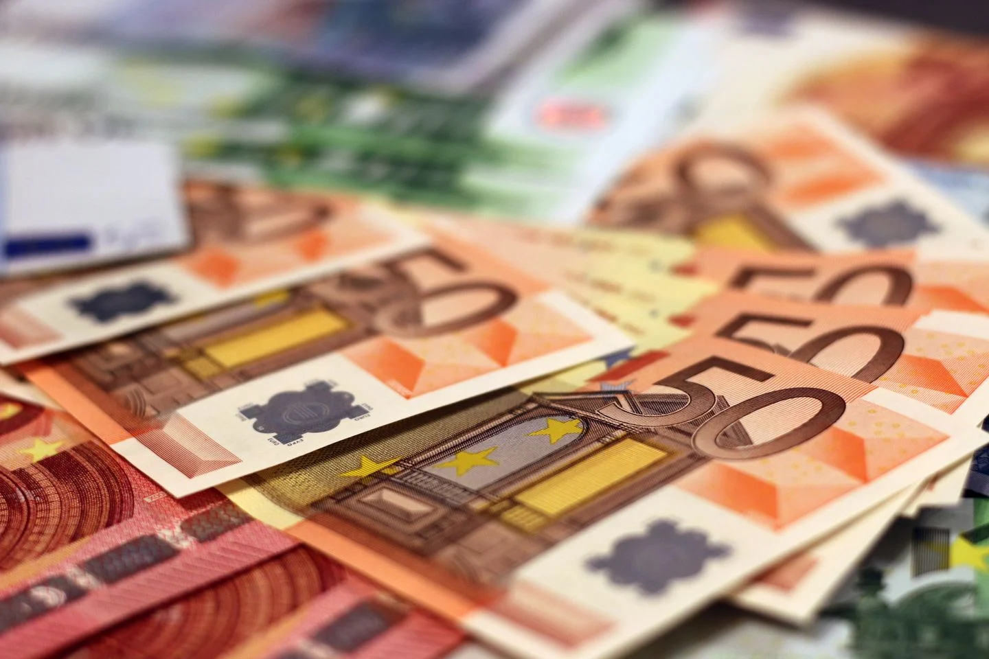 Temsili: 16 Nisan 2026 döviz bülteni: dolar 44,7593, euro 52,7600 TL
