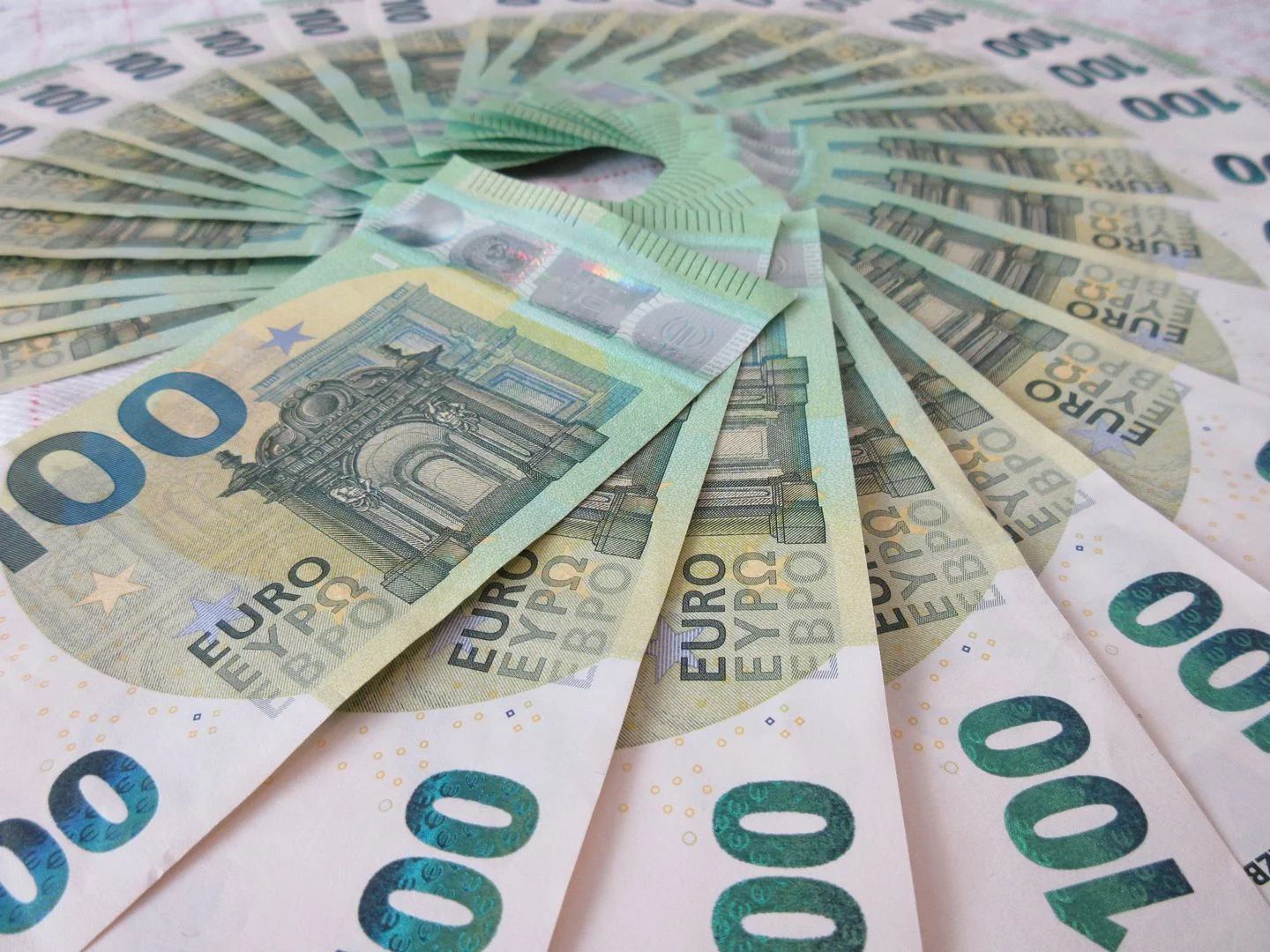 Temsili: 22 Nisan 2026 döviz bülteni: dolar 44,8939, euro 52,7447 TL