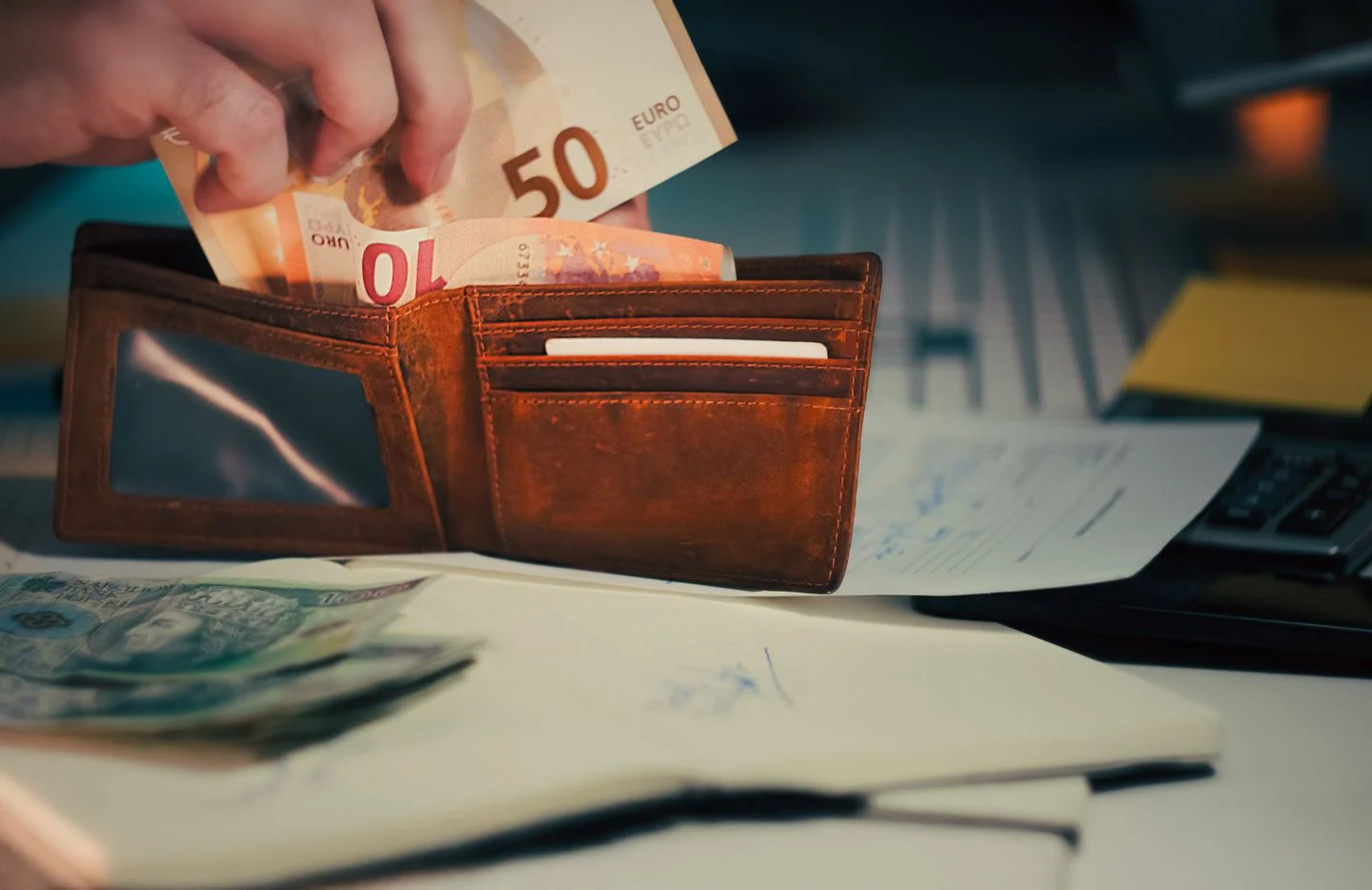 Temsili: 18 Şubat 2026 döviz bülteni: dolar 43,7534, euro 51,7850 TL