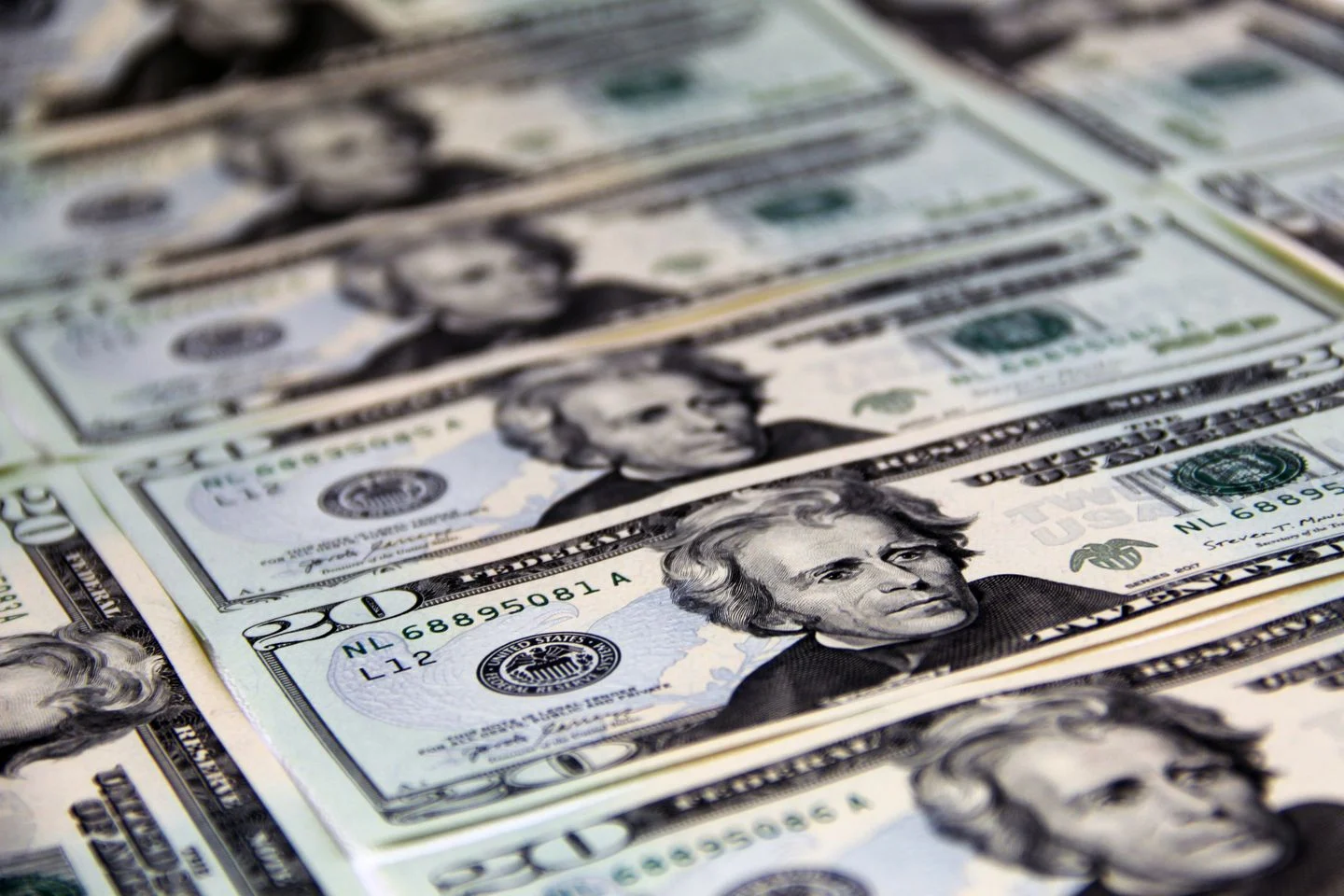 Temsili: 18 Aralık 2025 döviz bülteni: dolar 42,7354, euro 50,1272 TL