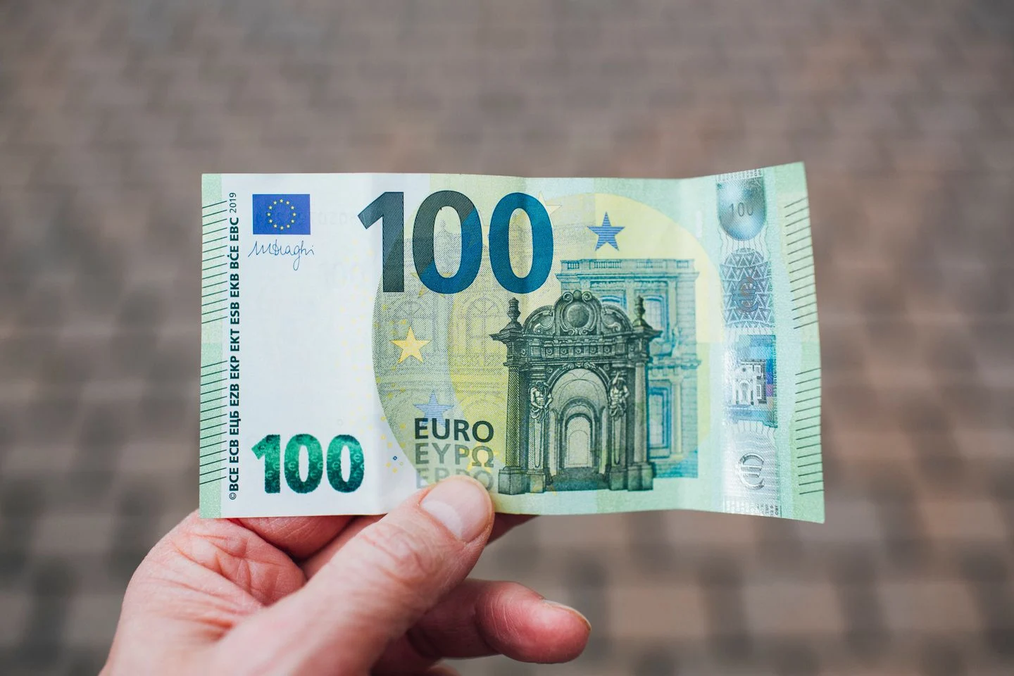 Temsili: 28 Nisan 2026 döviz bülteni: dolar 45,0515, euro 52,6761 TL
