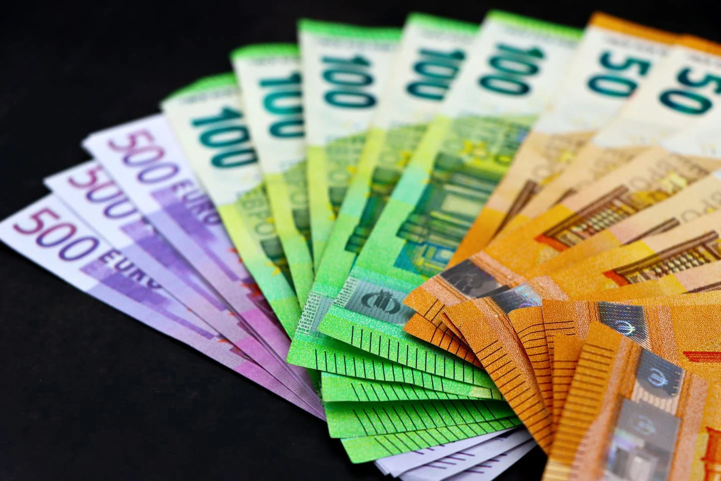 Temsili: 14 Nisan 2026 döviz bülteni: dolar 44,7278, euro 52,7229 TL