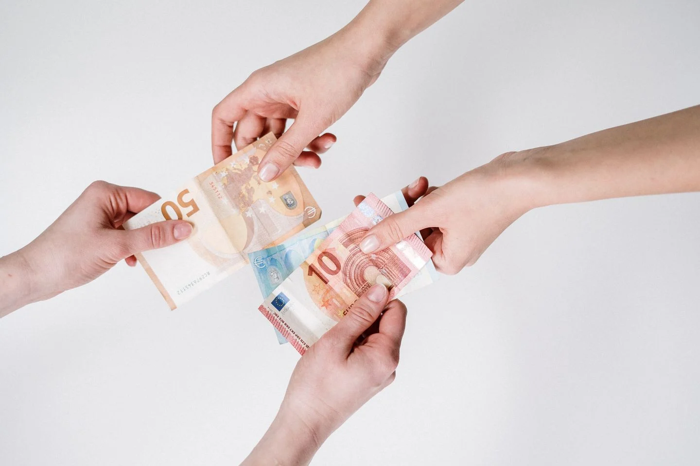 Temsili: 20 Ağustos 2026 döviz bülteni: dolar 47,9504, euro 56,0768 TL