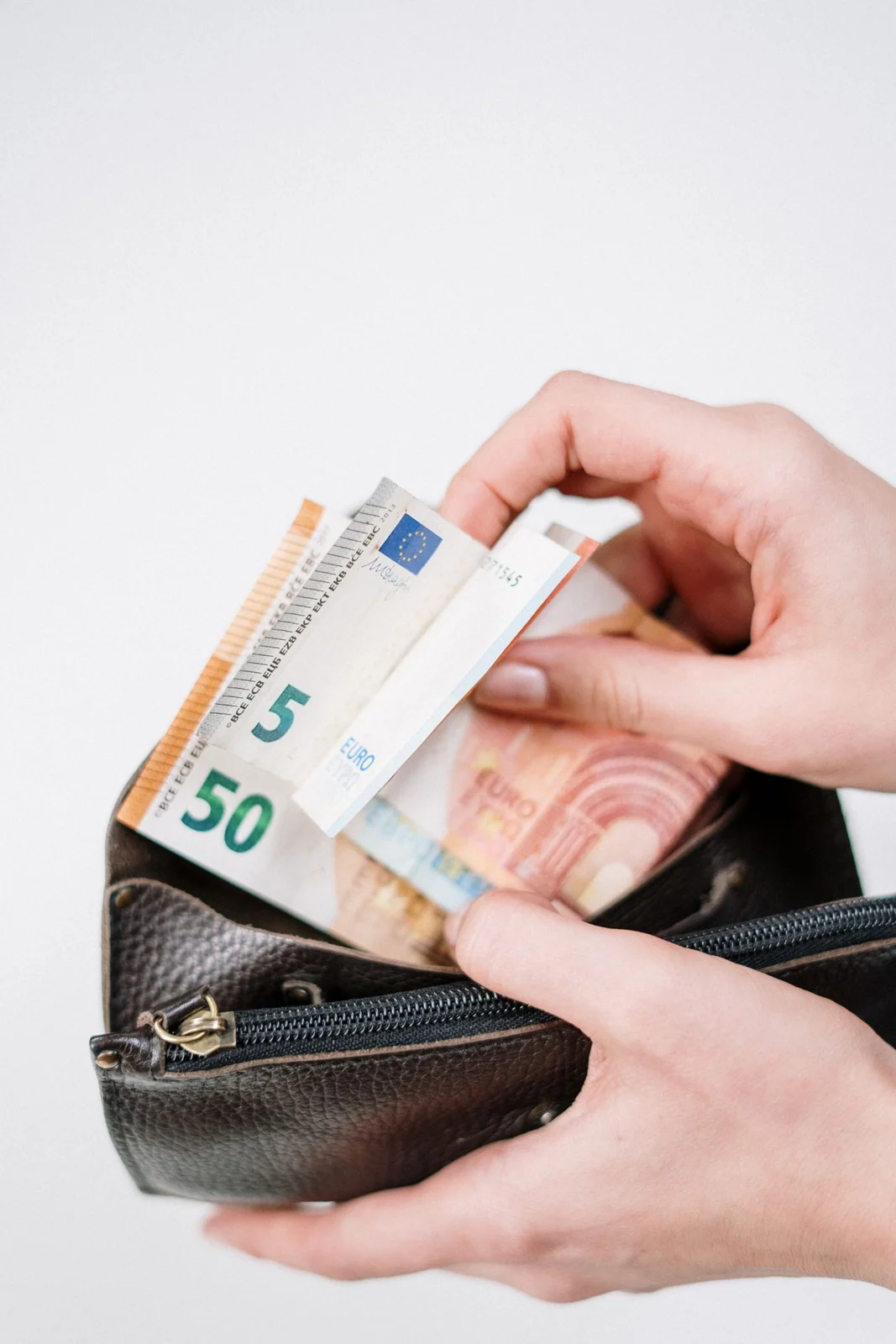 Temsili: 2 Temmuz 2026 döviz bülteni: dolar 46,6920, euro 53,2651 TL