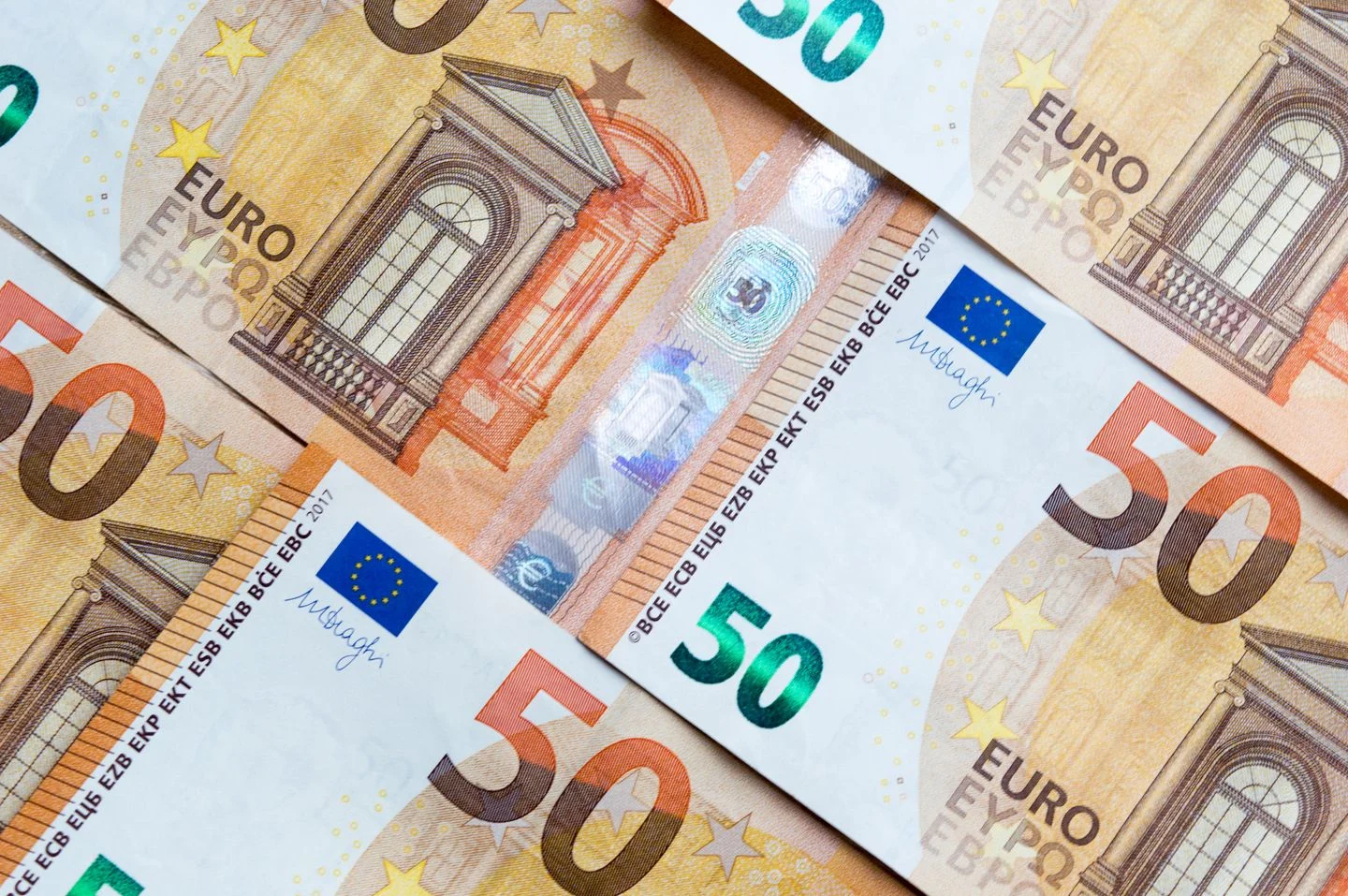 Temsili: 12 Mayıs 2026 döviz bülteni: dolar 45,3946, euro 53,3201 TL