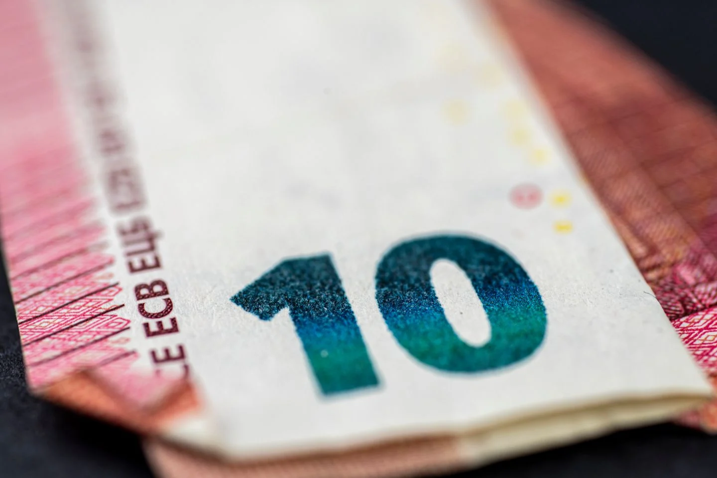 Temsili: 9 Aralık 2025 döviz bülteni: dolar 42,5736, euro 49,5766 TL