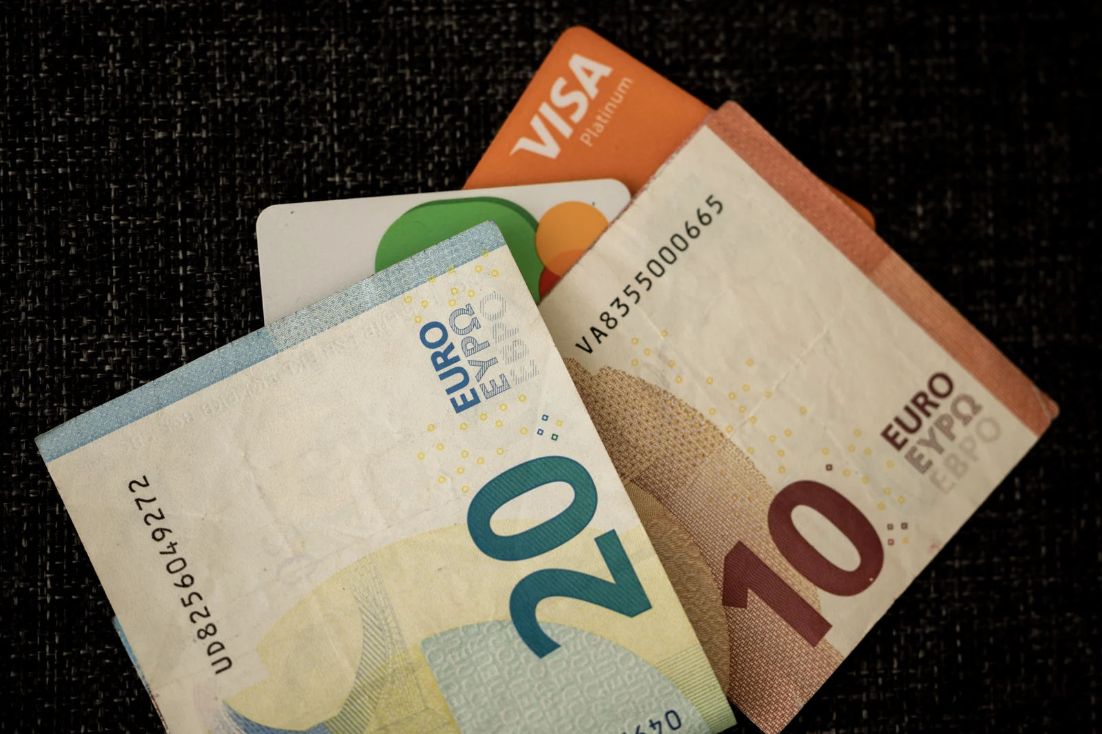Temsili: 7 Eylül 2026 döviz bülteni: dolar 48,4336, euro 56,2864 TL