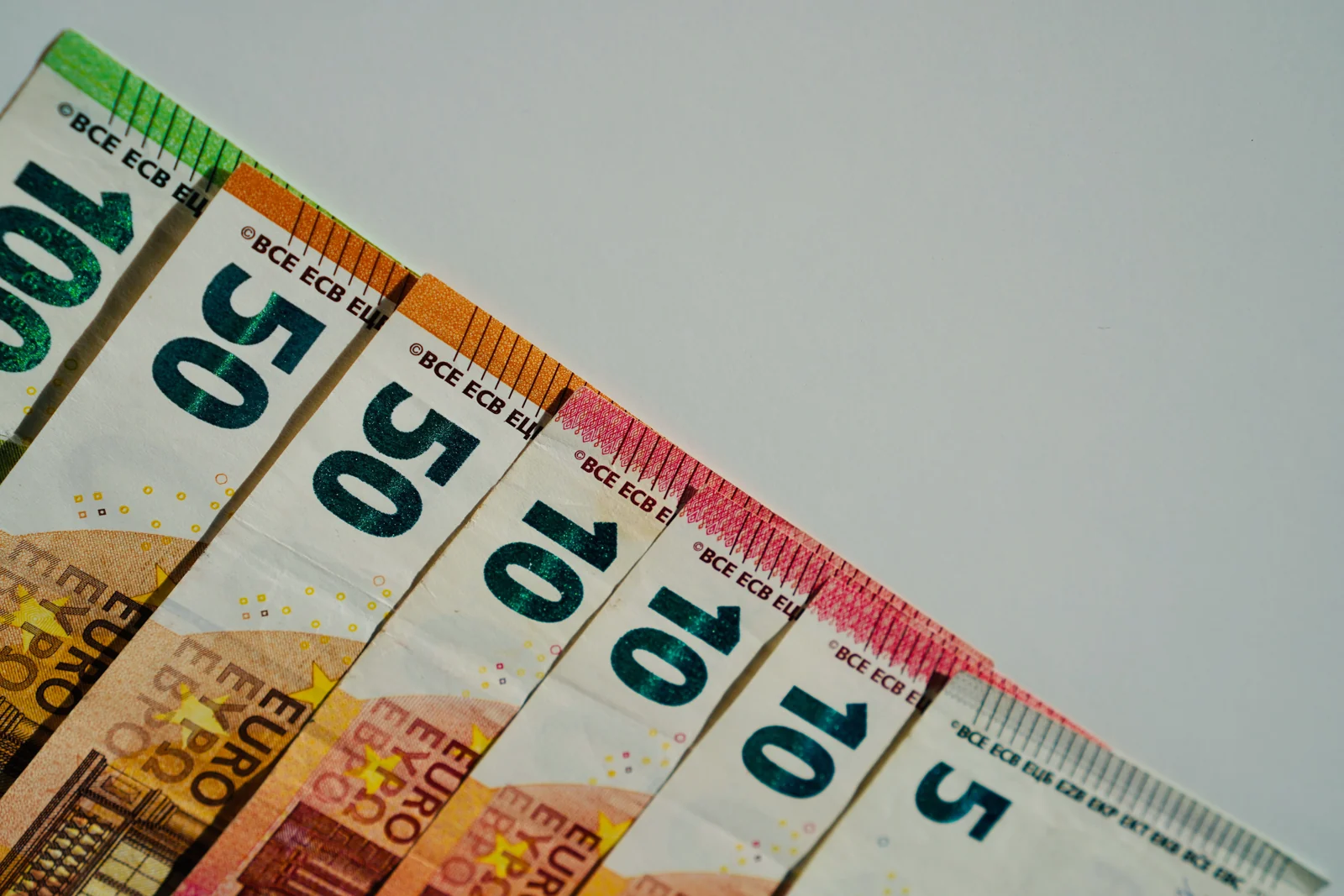 Temsili: 26 Ağustos 2026 döviz bülteni: dolar 48,1157, euro 56,1398 TL
