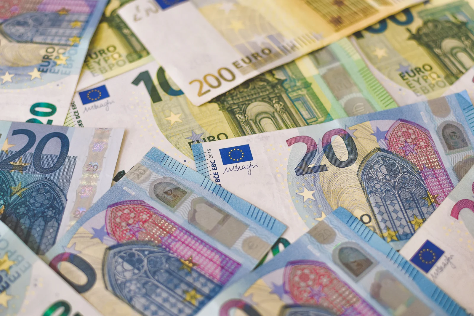 Temsili: 22 Eylül 2026 döviz bülteni: dolar 48,8201, euro 55,9519 TL