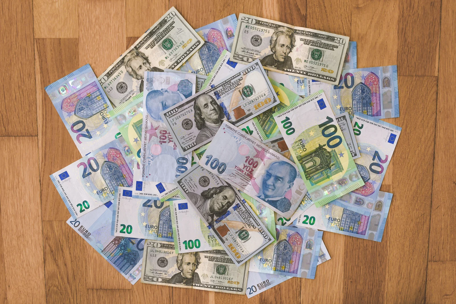 Temsili: 9 Ekim 2026 döviz bülteni: dolar 49,2160, euro 55,2105 TL